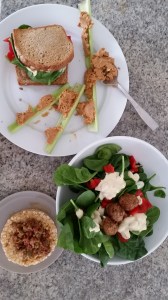 Spinach salad with Lemon & Tumeric dressing